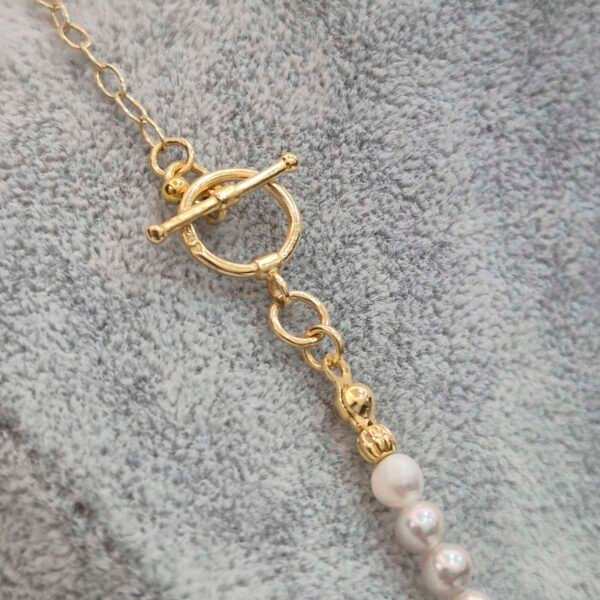 Perlas y cadena de plata chapada en oro - Imagen 5